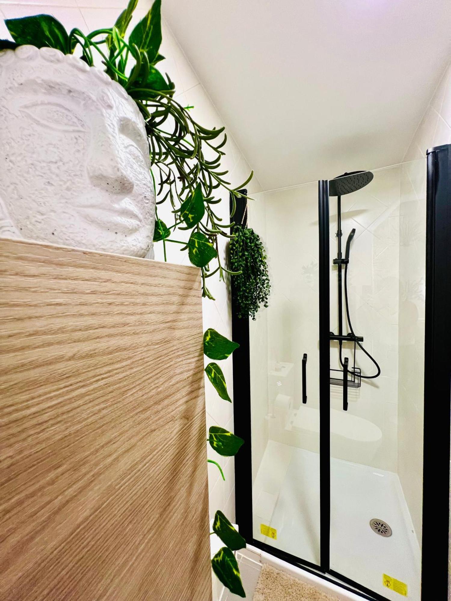 El Capricho De Claudia_ Apartamentos Burgos Catedral Zewnętrze zdjęcie