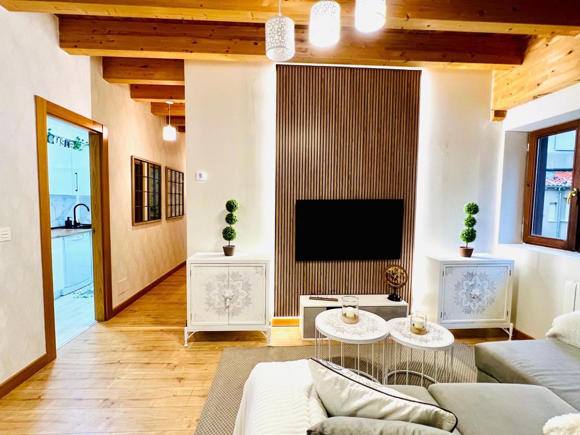 El Capricho De Claudia_ Apartamentos Burgos Catedral Zewnętrze zdjęcie