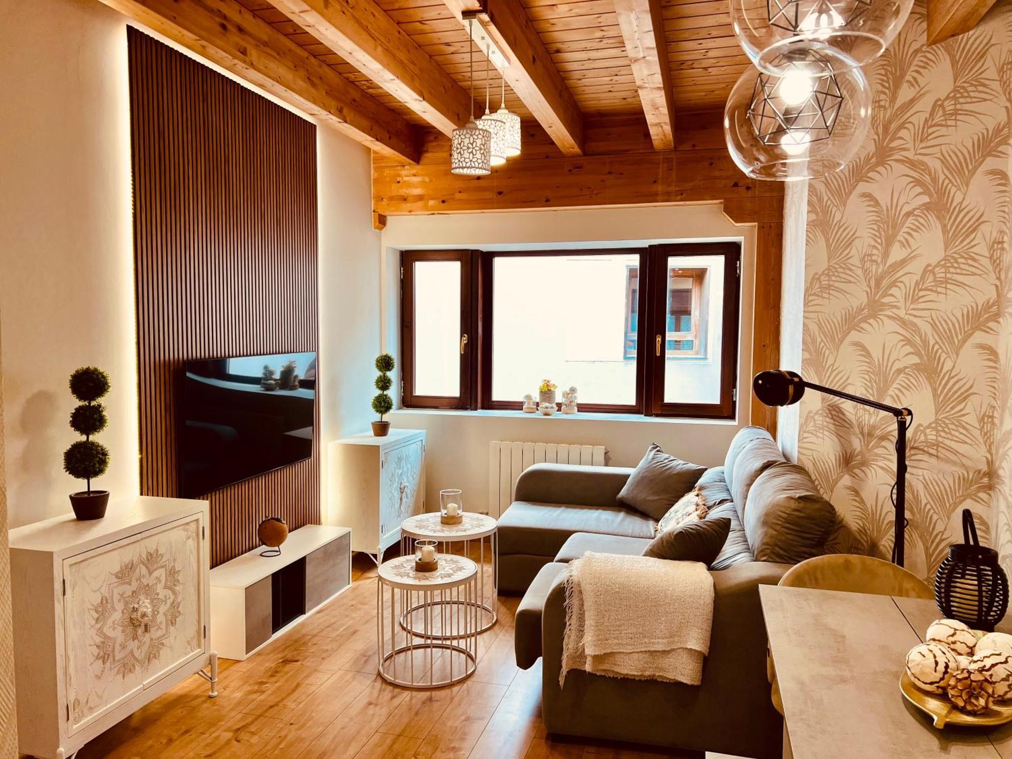 El Capricho De Claudia_ Apartamentos Burgos Catedral Zewnętrze zdjęcie