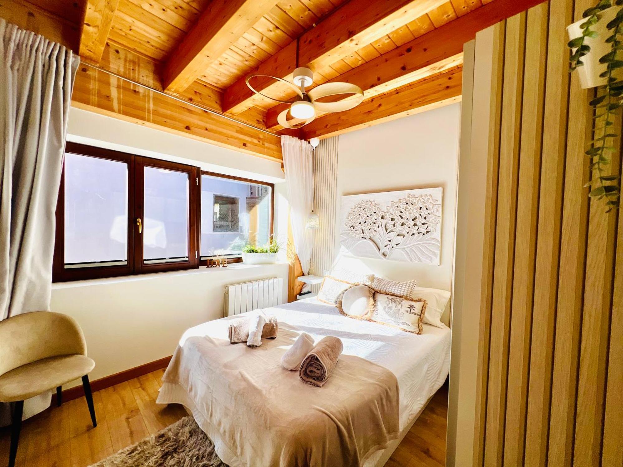 El Capricho De Claudia_ Apartamentos Burgos Catedral Zewnętrze zdjęcie